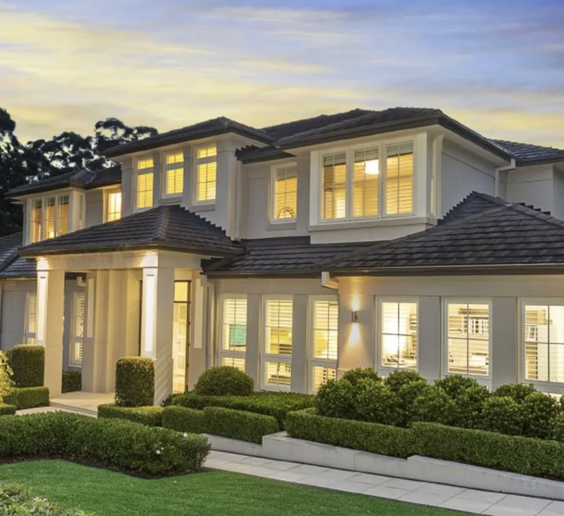 Castle Hill family homes and leafy residential streets in Sydney Hills District